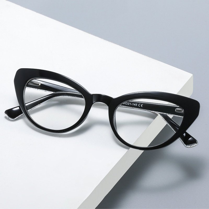 Trendy Cat Eye Glasses for Women – Must-Have Fashion Eyewear