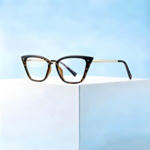 Women's cat-eye prescription glasses with tortoiseshell acetate frame, gold metal temples, lightweight myopia eyewear for daily fashion wear.